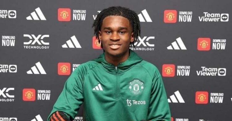 Jaydan Kamarson pens first pro contrcat with Manchester Unityed