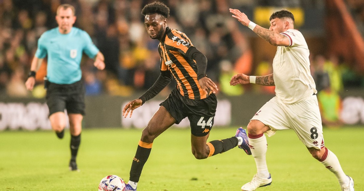 Striker Abu Kamara makes debut in Hull City defeat