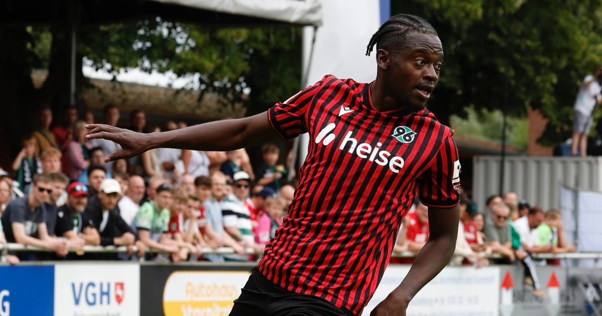 Mustapha Bundu makes Hannover debut in defeat to Randers