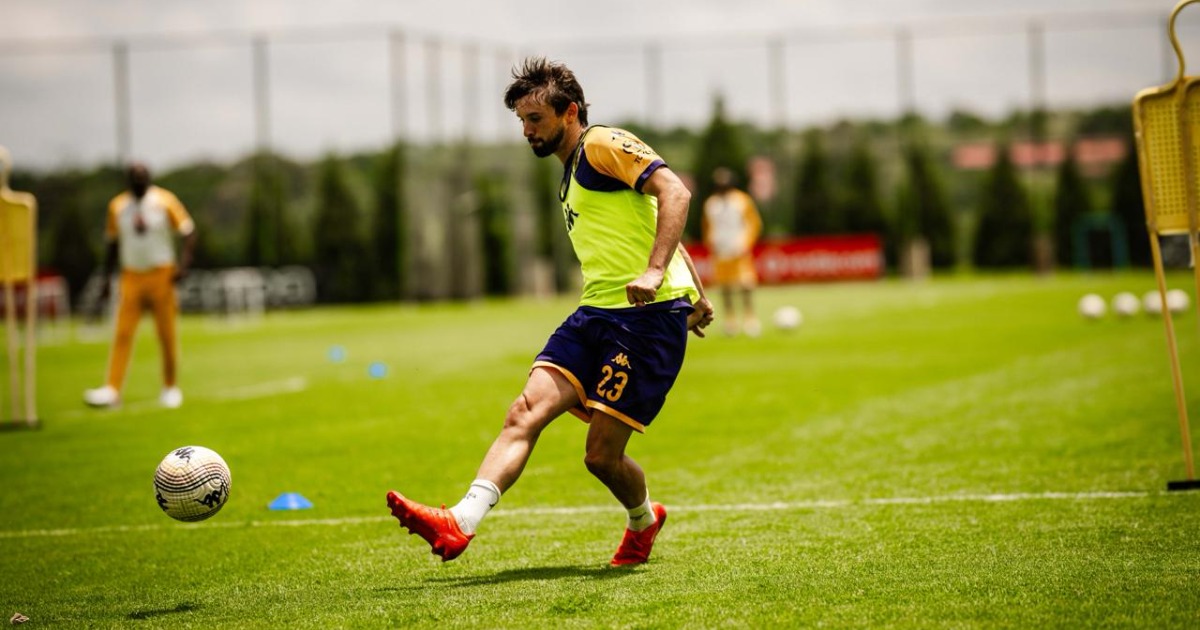 Djoliba, Wydad and Kaizer Chiefs in CAF Confederation Cup action this weekend