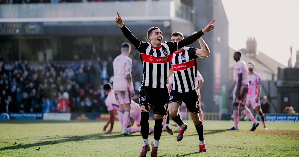 Jaze Kabia nets a brace as Play-off contenders Grimsby thrash Barrow